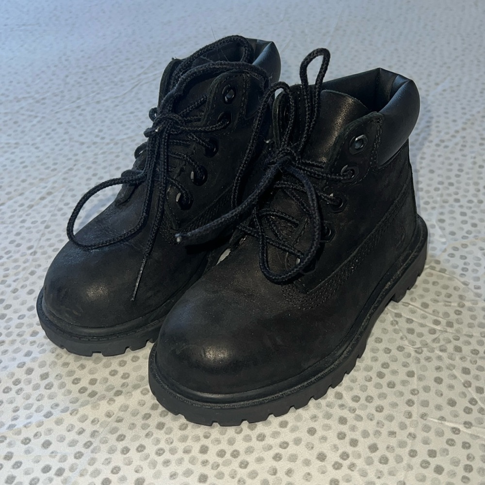 Never worn black timberlands for toddler boys size 8